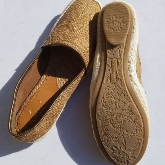 Stylish Kim Rogers Slip-On - Picture 4 of 5